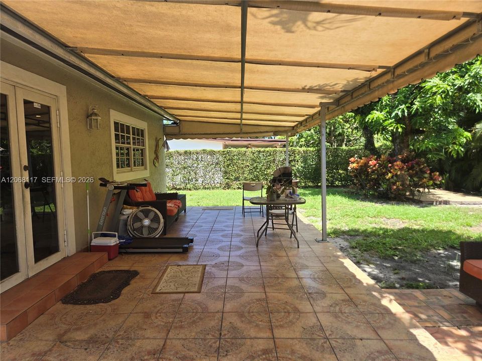 Active With Contract: $620,000 (3 beds, 2 baths, 1383 Square Feet)
