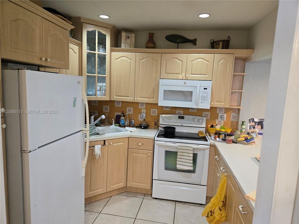 Active With Contract: $620,000 (3 beds, 2 baths, 1383 Square Feet)
