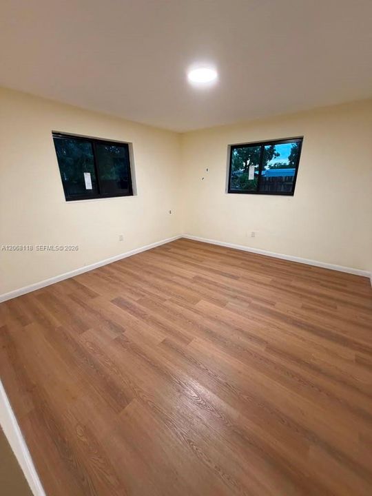 For Sale: $560,000 (4 beds, 3 baths, 1800 Square Feet)