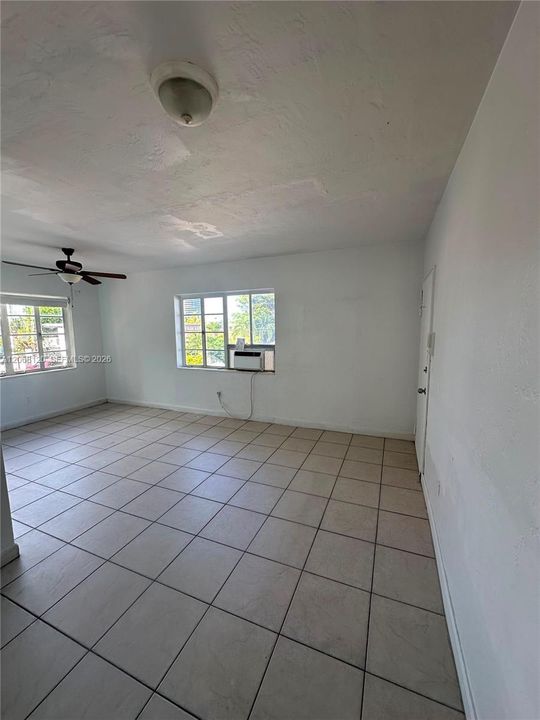 For Rent: $1,550 (2 beds, 1 baths, 577 Square Feet)