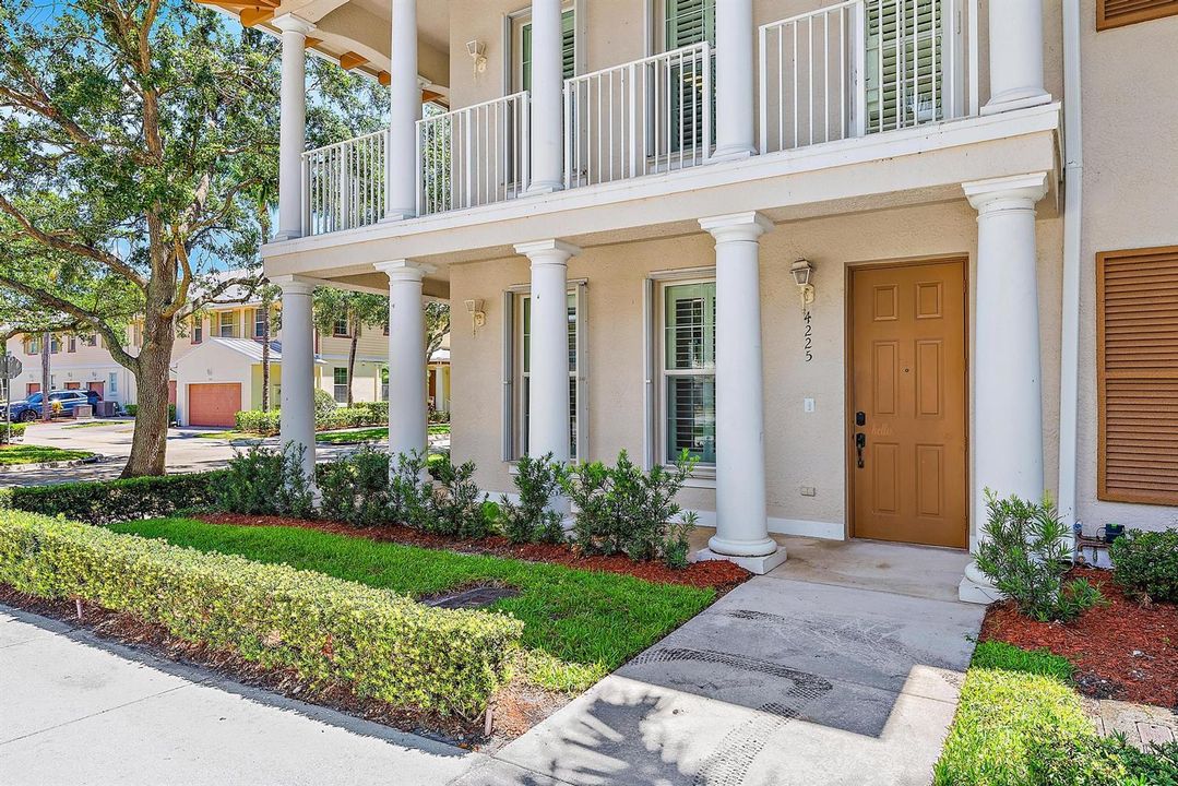4225 E Main St -23