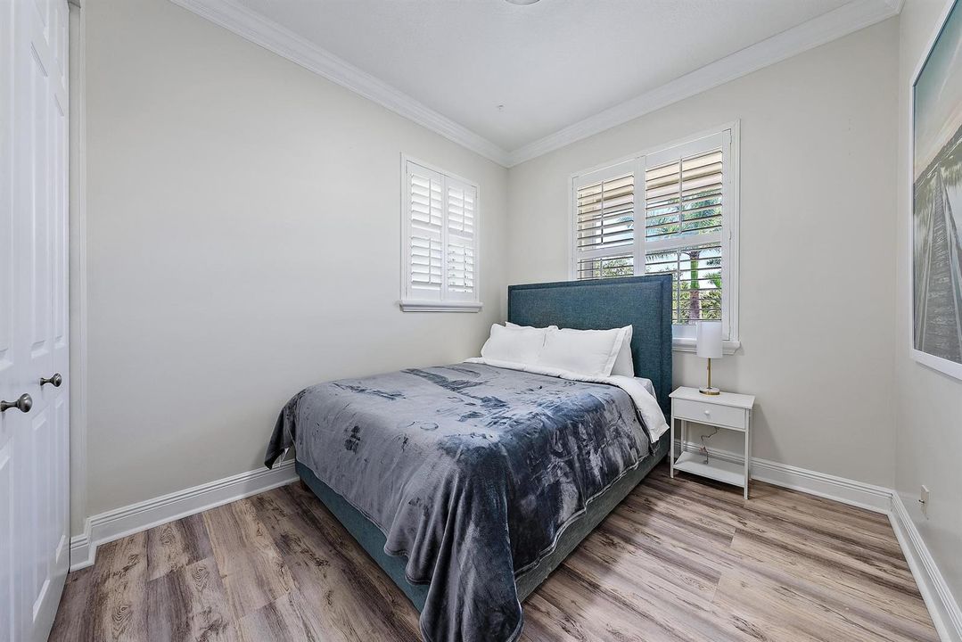 4225 E Main St -17