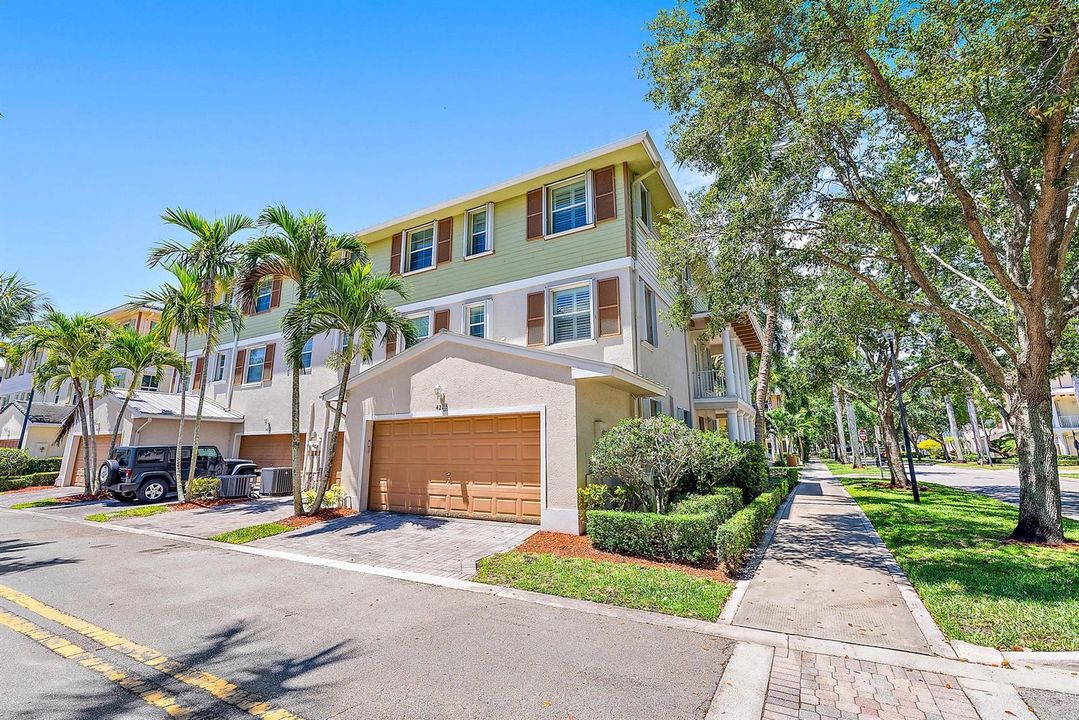 4225 E Main St -26