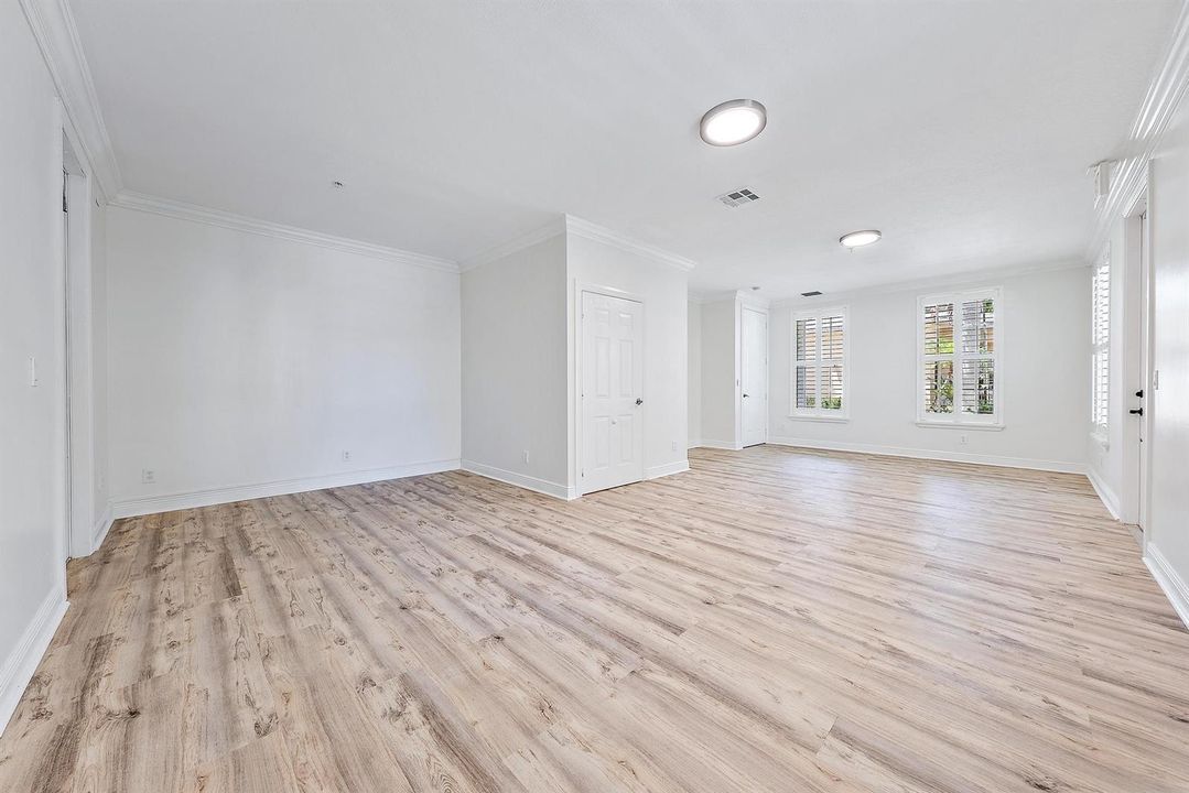 4225 E Main St -3