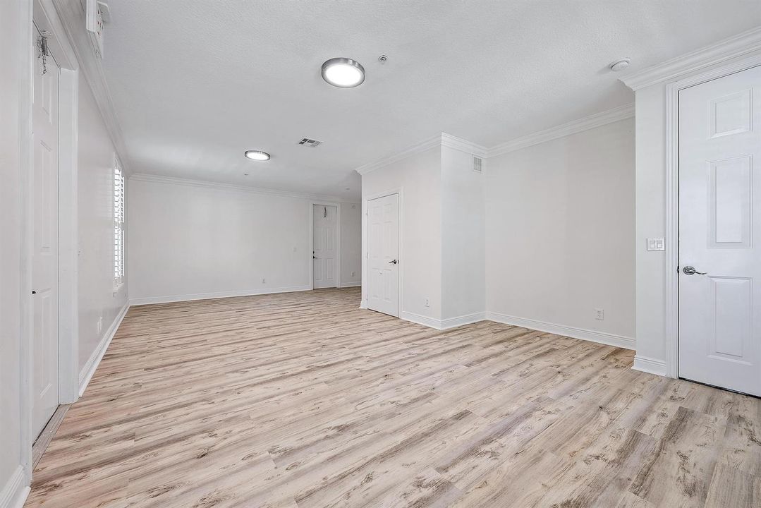 4225 E Main St -1