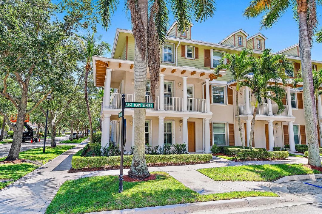 4225 E Main St -24