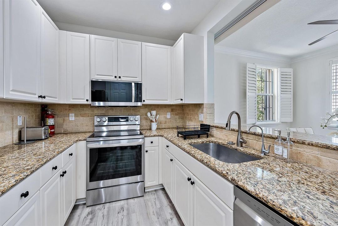 4225 E Main St -11