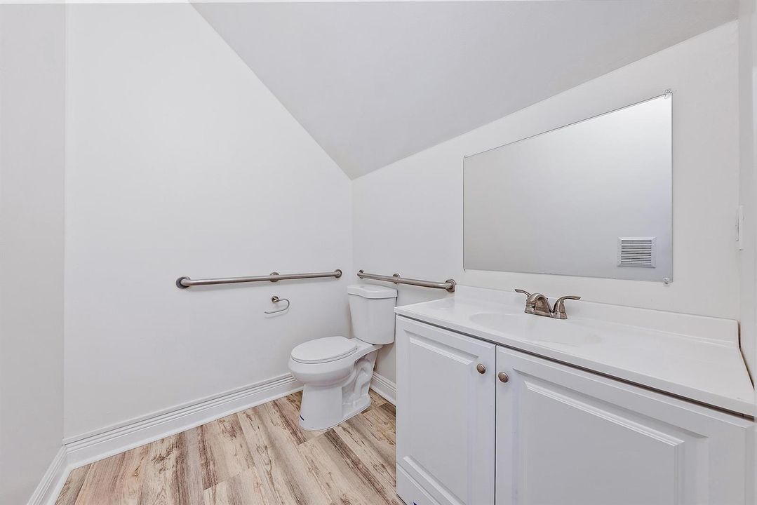 4225 E Main St -4