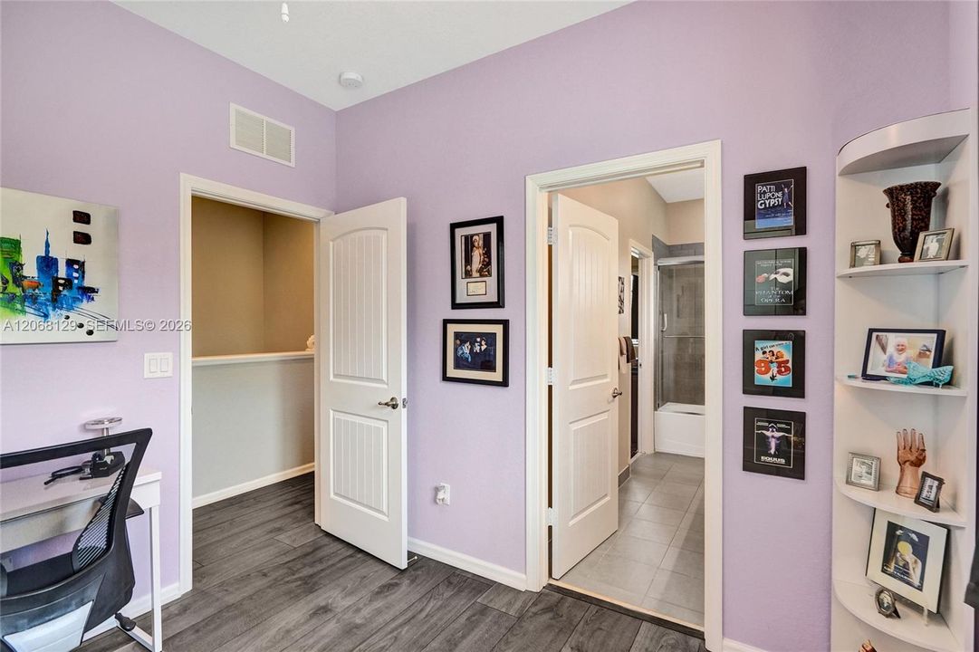 待售: $480,000 (3 贝兹, 2 浴室, 1251 平方英尺)