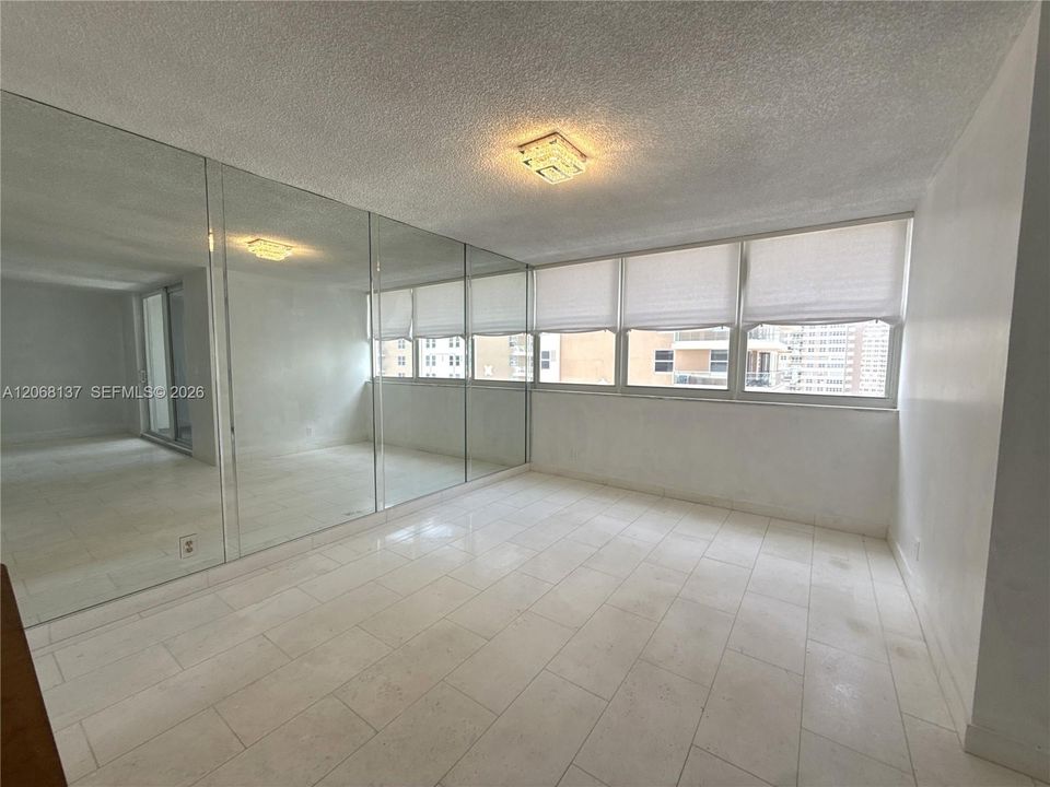 En Renta: $3,350 (2 camas, 2 baños, 1440 Pies cuadrados)