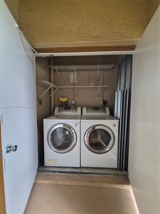 For Rent: $1,900 (1 beds, 1 baths, 690 Square Feet)