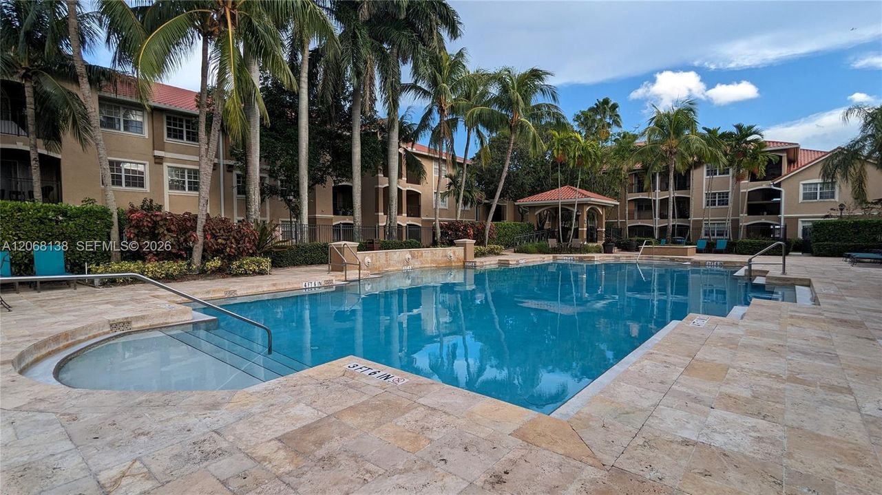 For Rent: $1,900 (1 beds, 1 baths, 690 Square Feet)