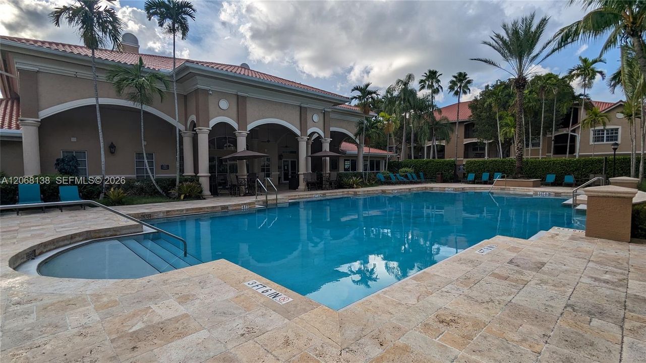 For Rent: $1,900 (1 beds, 1 baths, 690 Square Feet)