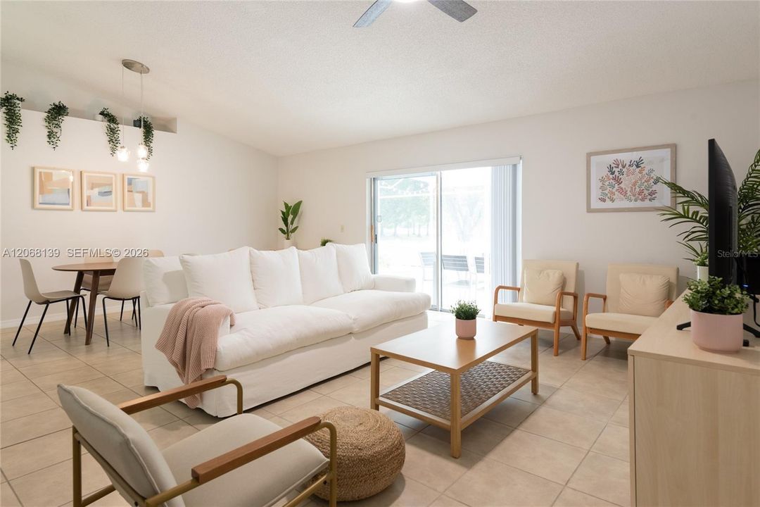 En Venta: $379,999 (3 camas, 2 baños, 1535 Pies cuadrados)