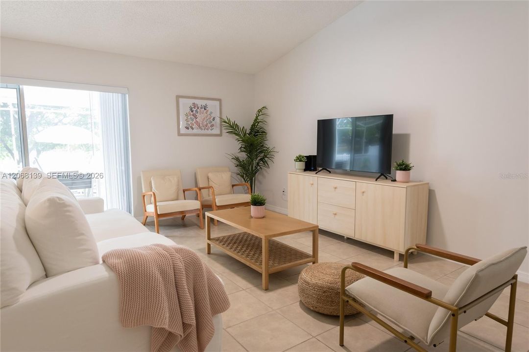 En Venta: $379,999 (3 camas, 2 baños, 1535 Pies cuadrados)