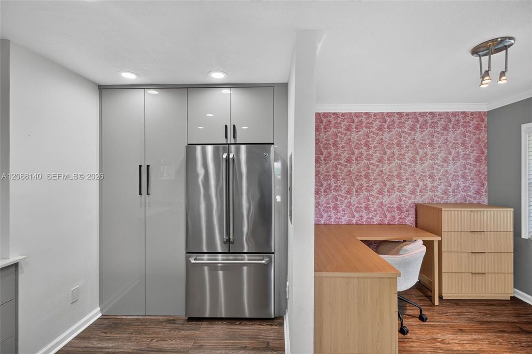 For Sale: $650,000 (2 beds, 2 baths, 1218 Square Feet)
