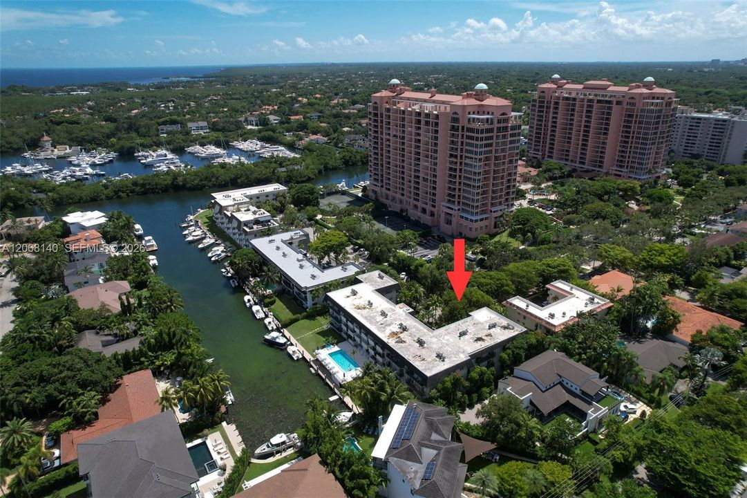 For Sale: $650,000 (2 beds, 2 baths, 1218 Square Feet)