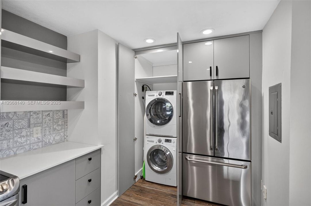 For Sale: $650,000 (2 beds, 2 baths, 1218 Square Feet)