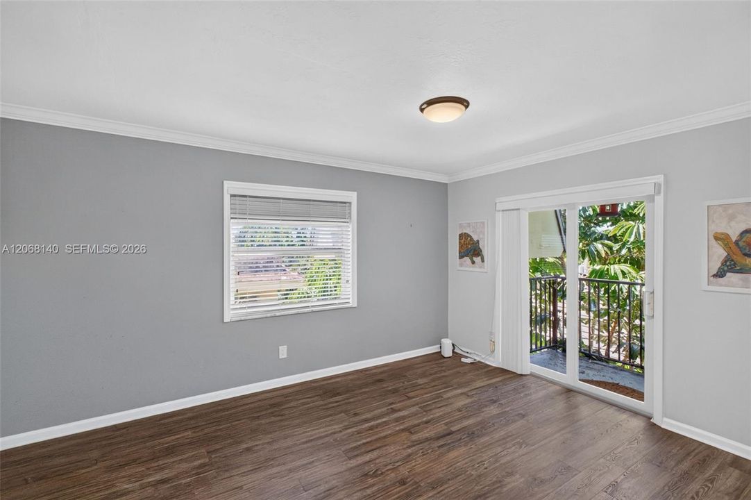 For Sale: $650,000 (2 beds, 2 baths, 1218 Square Feet)