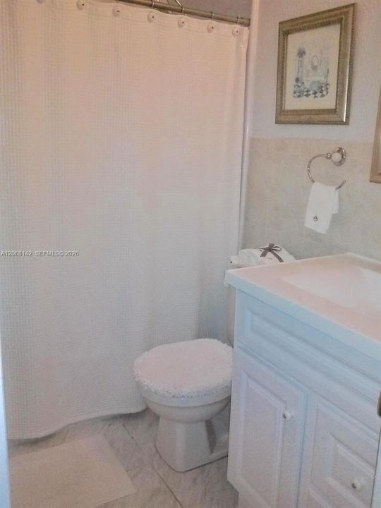 For Sale: $205,000 (1 beds, 1 baths, 622 Square Feet)