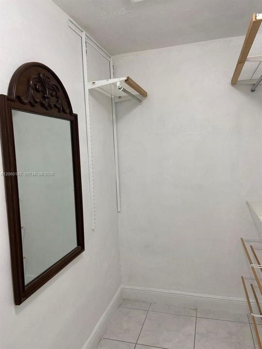 For Sale: $205,000 (1 beds, 1 baths, 622 Square Feet)