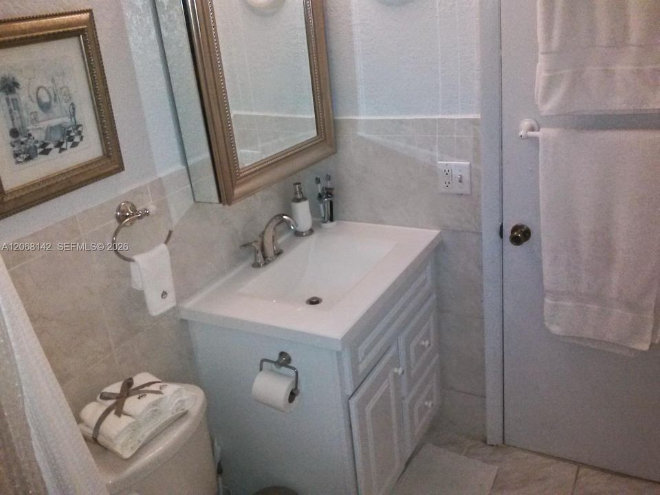 For Sale: $205,000 (1 beds, 1 baths, 622 Square Feet)