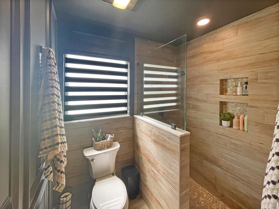 Bath 2 Shower