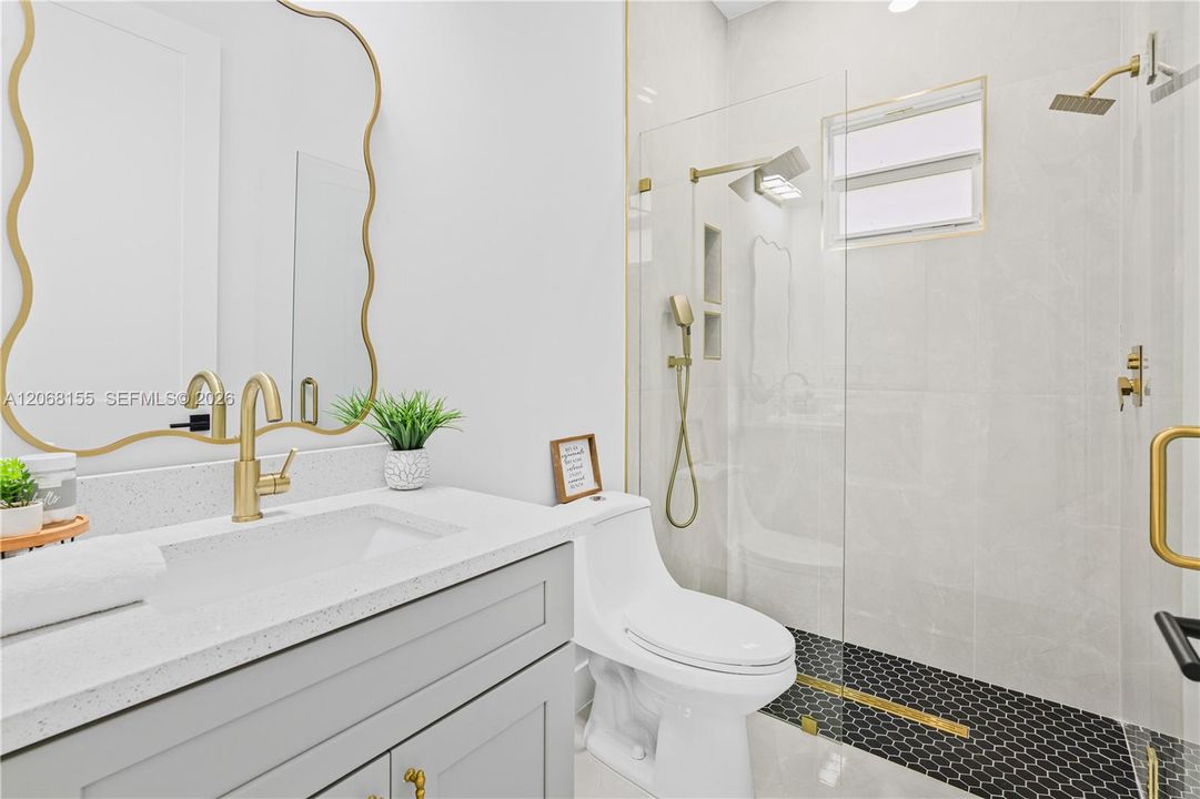 For Sale: $359,900 (4 beds, 2 baths, 1650 Square Feet)