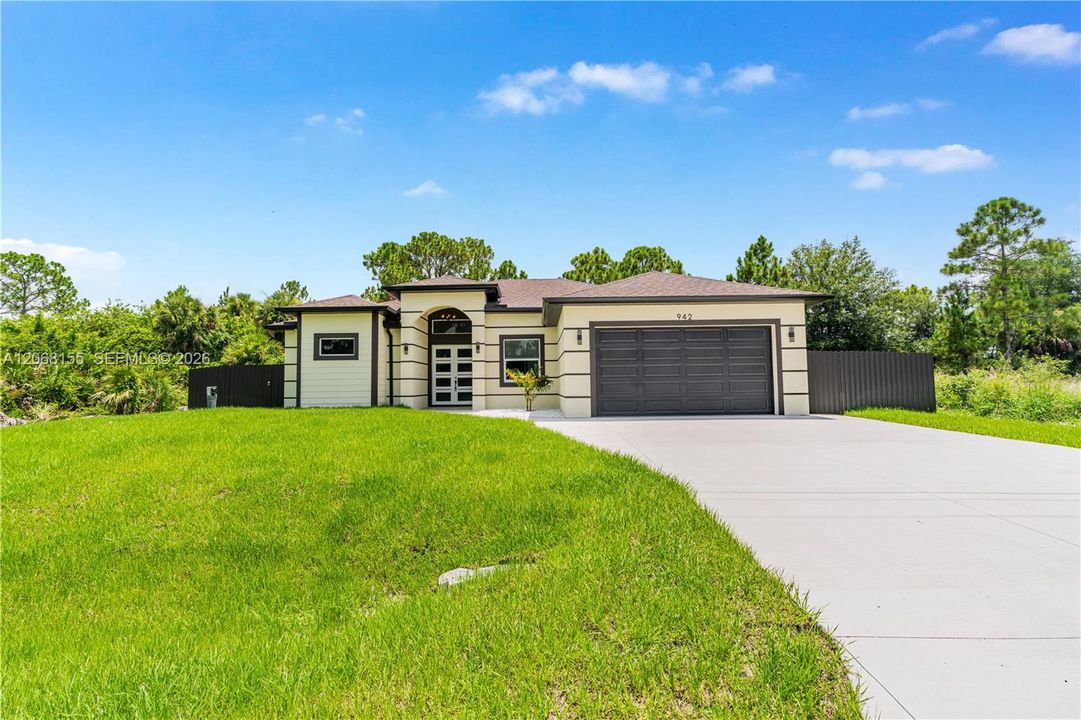 For Sale: $359,900 (4 beds, 2 baths, 1650 Square Feet)