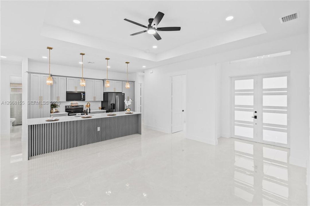 For Sale: $359,900 (4 beds, 2 baths, 1650 Square Feet)