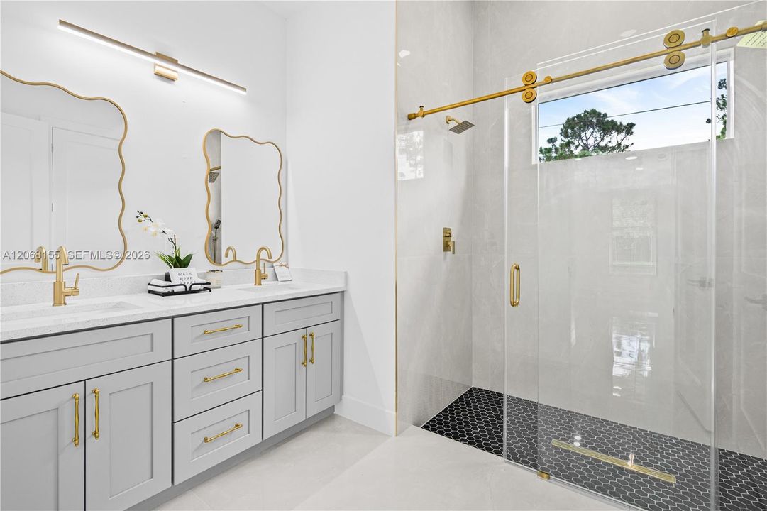 For Sale: $359,900 (4 beds, 2 baths, 1650 Square Feet)