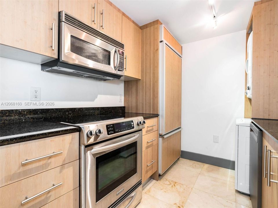 For Sale: $1,200,000 (2 beds, 2 baths, 1281 Square Feet)