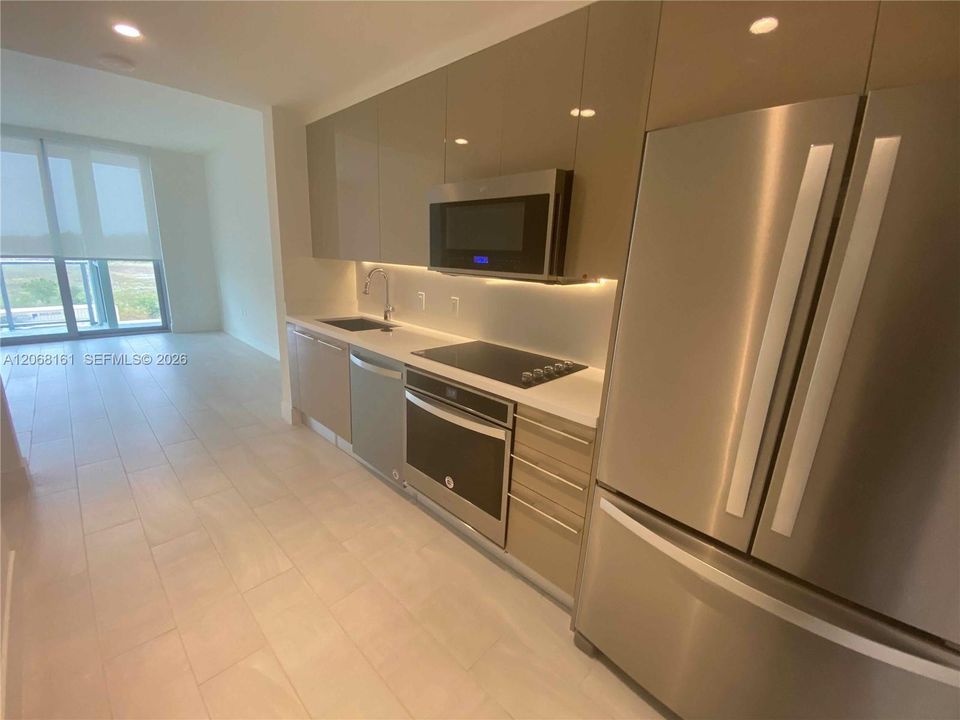 For Rent: $2,400 (1 beds, 1 baths, 513 Square Feet)