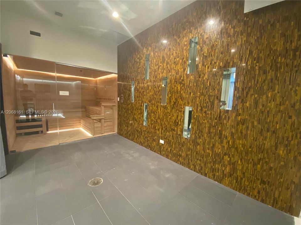 For Rent: $2,400 (1 beds, 1 baths, 513 Square Feet)