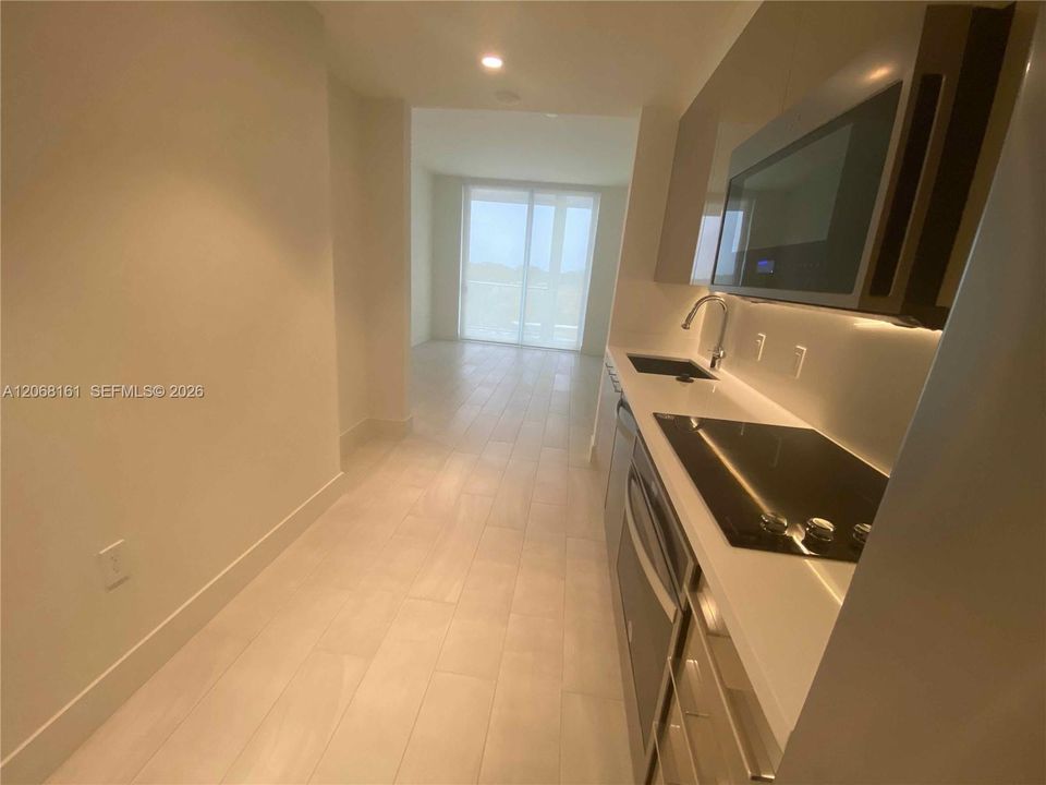 For Rent: $2,400 (1 beds, 1 baths, 513 Square Feet)