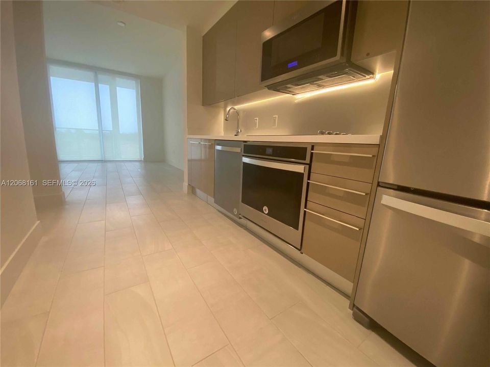 For Rent: $2,400 (1 beds, 1 baths, 513 Square Feet)