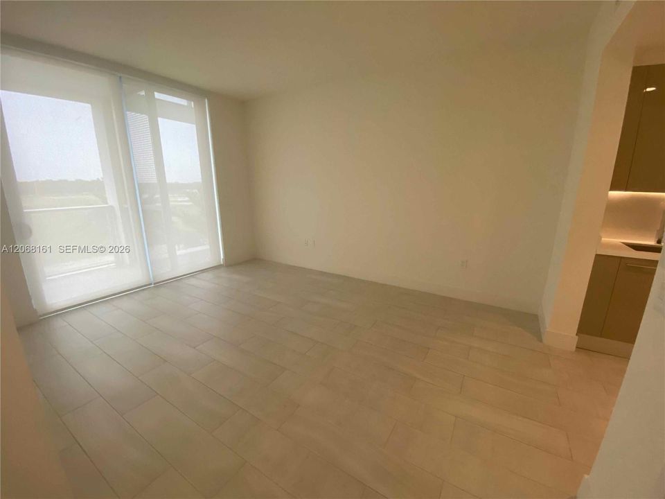 For Rent: $2,400 (1 beds, 1 baths, 513 Square Feet)