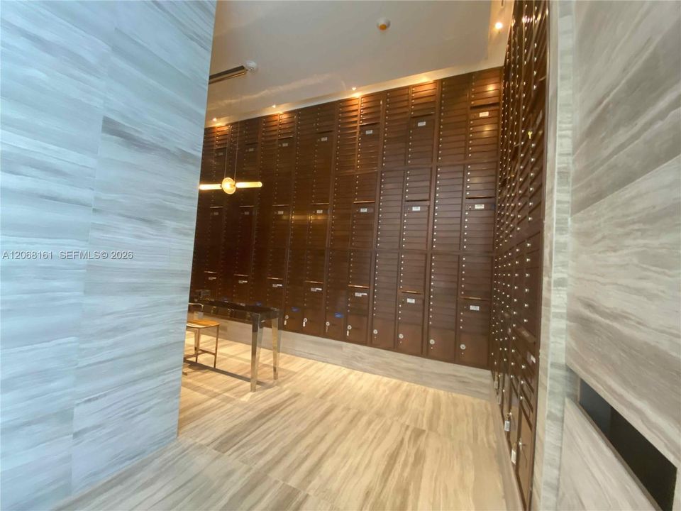 For Rent: $2,400 (1 beds, 1 baths, 513 Square Feet)