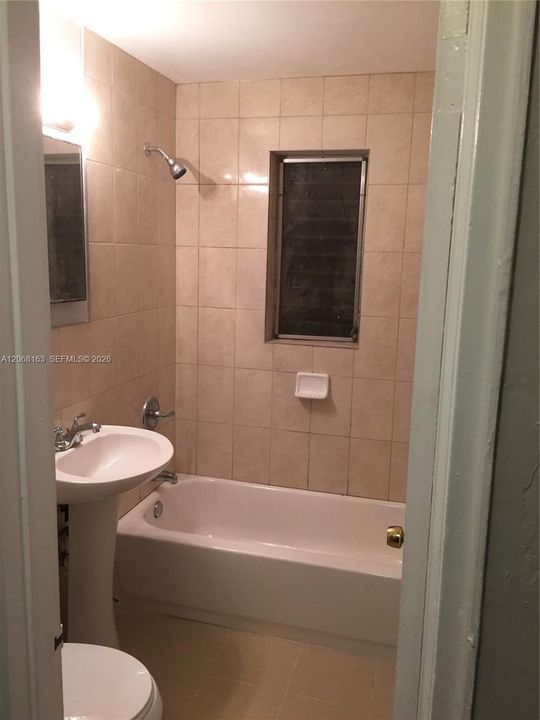 For Rent: $1,600 (1 beds, 1 baths, 500 Square Feet)