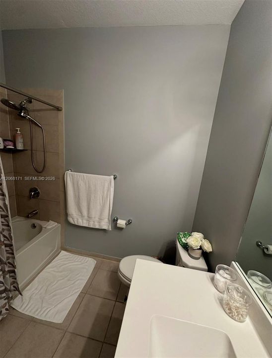 For Rent: $4,100 (4 beds, 2 baths, 1914 Square Feet)