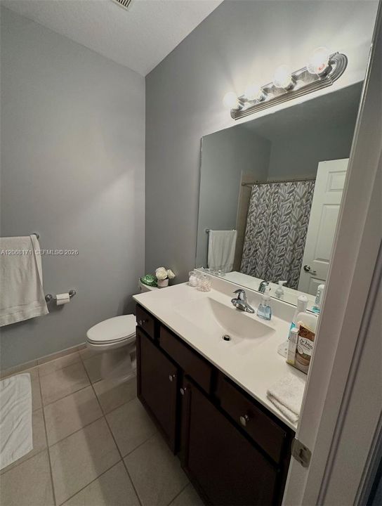 For Rent: $4,100 (4 beds, 2 baths, 1914 Square Feet)
