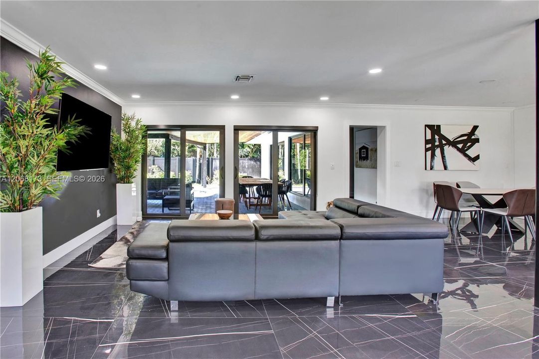 For Sale: $1,740,000 (3 beds, 2 baths, 2170 Square Feet)