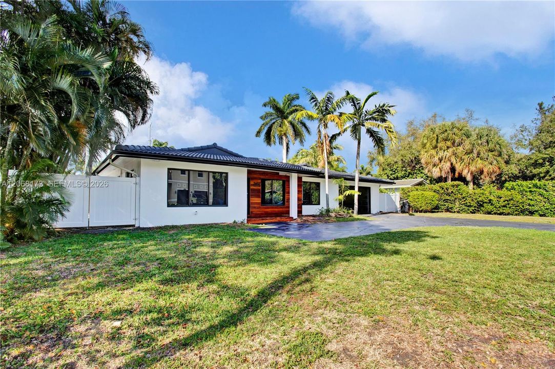 For Sale: $1,740,000 (3 beds, 2 baths, 2170 Square Feet)
