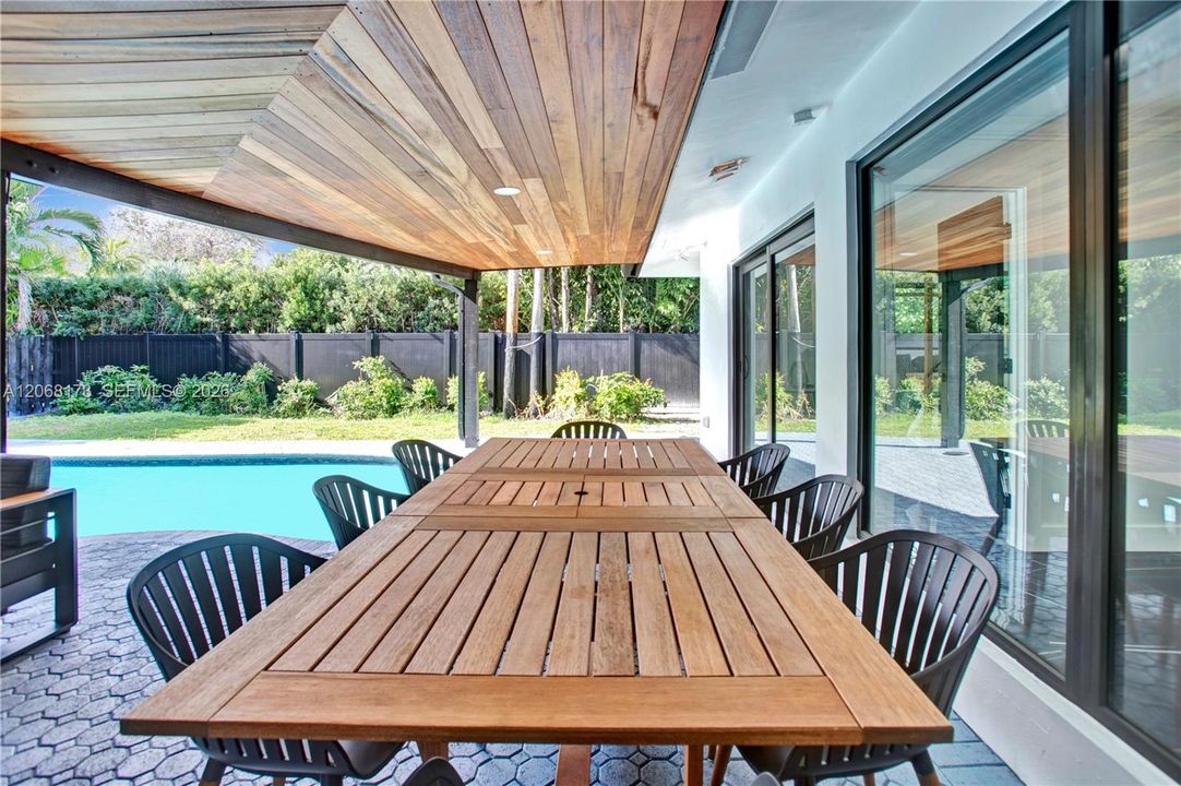 For Sale: $1,740,000 (3 beds, 2 baths, 2170 Square Feet)