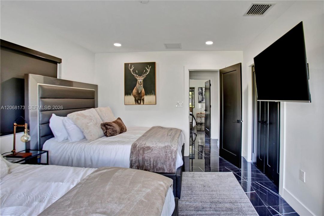 For Sale: $1,740,000 (3 beds, 2 baths, 2170 Square Feet)