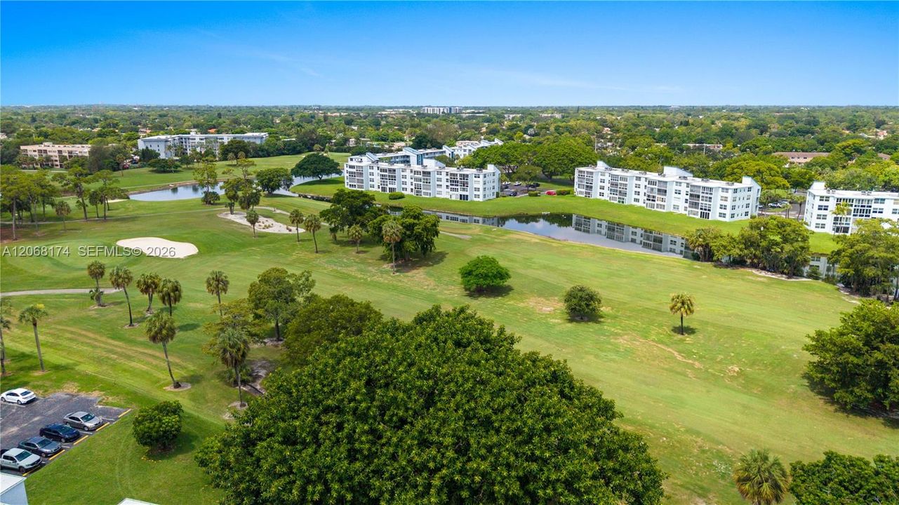 En Venta: $174,900 (2 camas, 2 baños, 1000 Pies cuadrados)