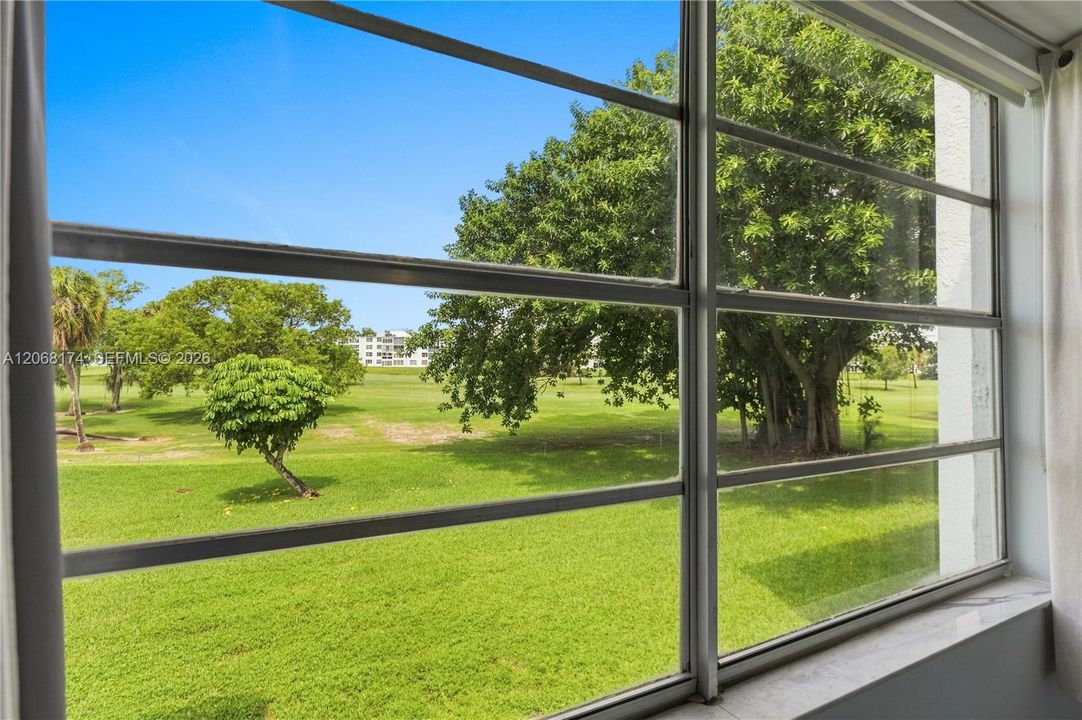 En Venta: $174,900 (2 camas, 2 baños, 1000 Pies cuadrados)