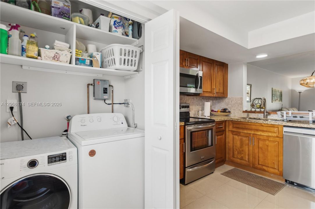 En Venta: $174,900 (2 camas, 2 baños, 1000 Pies cuadrados)