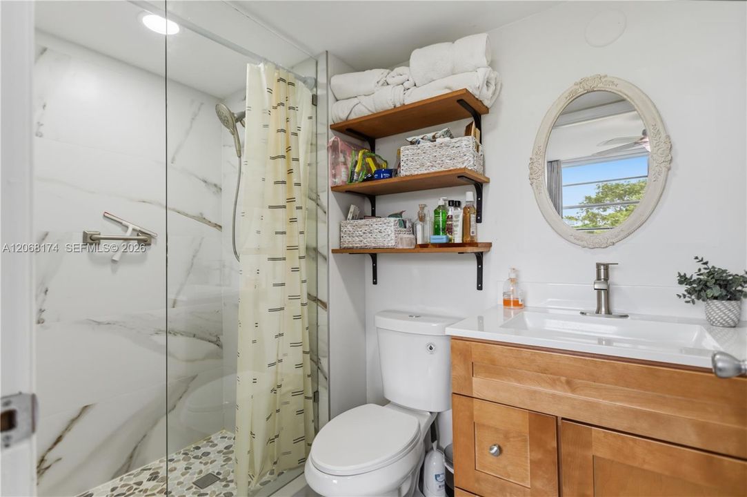 En Venta: $174,900 (2 camas, 2 baños, 1000 Pies cuadrados)