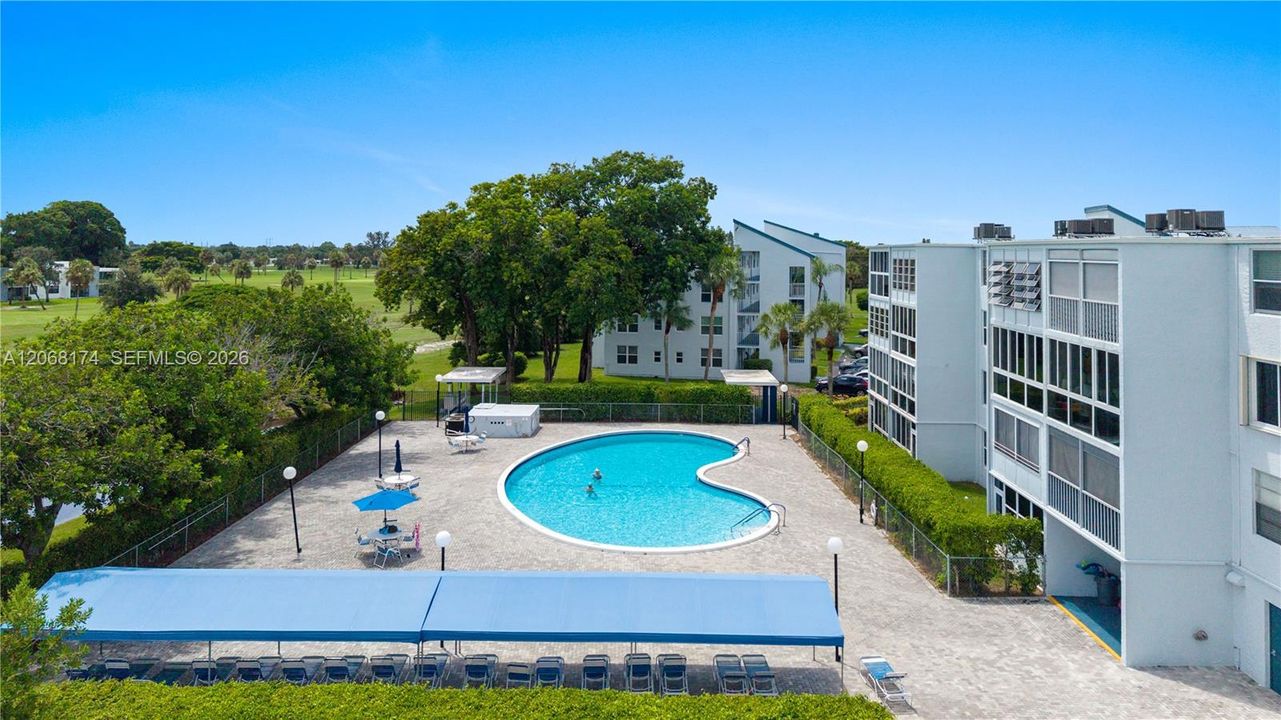 En Venta: $174,900 (2 camas, 2 baños, 1000 Pies cuadrados)